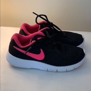 Girls Nike shoes -Super versatile black & hot pink